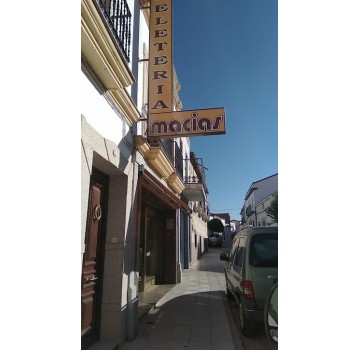 Peletería Macías SL