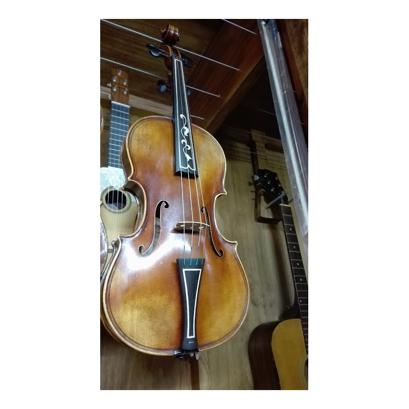 Luthier Salguero