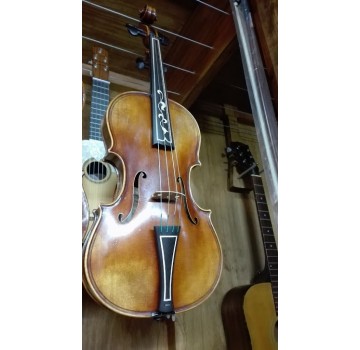 Luthier Salguero
